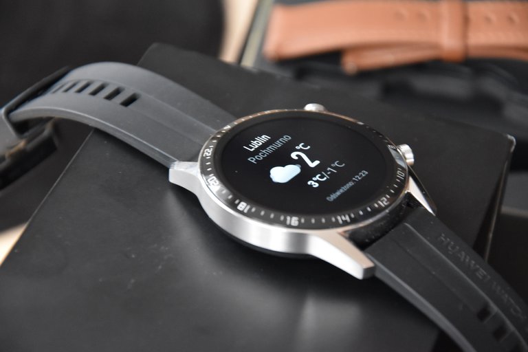samsung galaxy watch 46mm vs huawei watch gt 2
